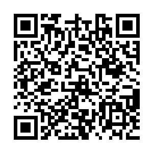 要说有异常那就是肢体上的亲密碰触似乎显得比以前更自然了二维码生成