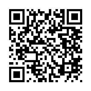 覆盖着同样米黄色的折叠亚麻窗帘二维码生成