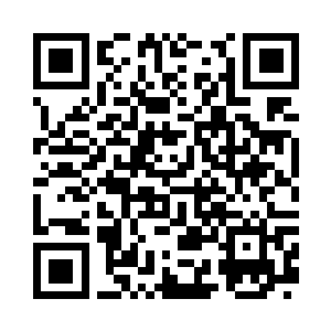 见人家始终保持着一个动作迎风而立二维码生成