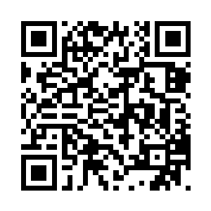 见到张潇晗出神地望着火堆没有言言语二维码生成