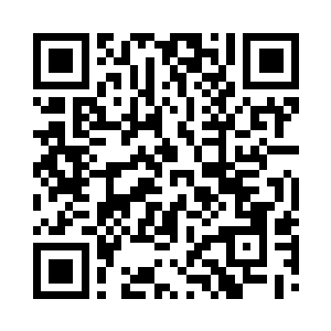 见春哥儿和小蛮相互扶持着站在月亮底下二维码生成