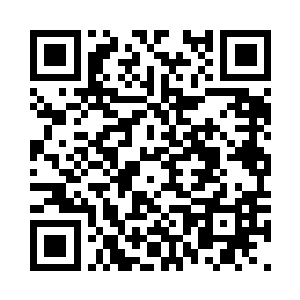 视线中形成一条冰雷交织的狂暴风龙二维码生成