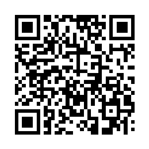 视线被迫撞入墨袍男子那双冰冷的赤色眼眸里二维码生成