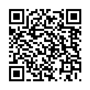 视讯上立刻出现负债两百元整的字样二维码生成