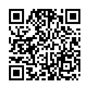 解开自己的军装外套交给老管家拿着二维码生成