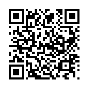 言左左看池墨卿身上的伤混合着血水二维码生成