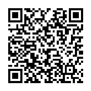 言梦还有戴恩恩和宋唯打着哈欠在一个包厢内走了出来二维码生成