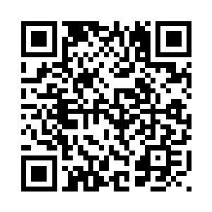 订好的船在傍晚时分准时靠近码头二维码生成