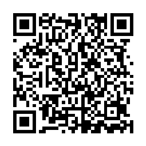 认真的看着电视的刘静玲忽然看到萧易的身形从楼上下来二维码生成