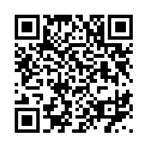 让围观的群众仿佛置身在拍卖会场之中一样二维码生成