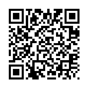 让娜塔莎过来轻轻抱了女儿在怀里二维码生成