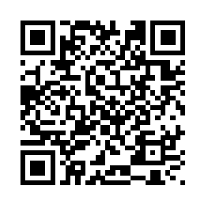 让安娜找人在河滩上铺开一片席子二维码生成