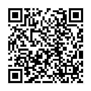 让机身前方的活塞发动机带动螺旋桨加足马力旋转二维码生成