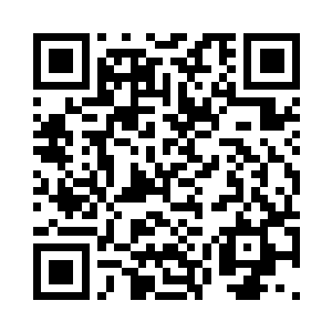 让费德勒带着他去一旁的训练场测试二维码生成