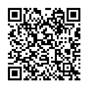 让躲在坦克里面的高扬他们也忍受不了他们自己发出的噪音了二维码生成