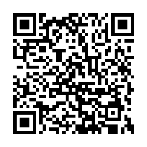 让这只手掌在自己头上抚摸其实这手掌一动没动二维码生成
