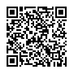 让那些瞧不起他的富家少妇小姐都趴在脚下给他舔脚趾二维码生成