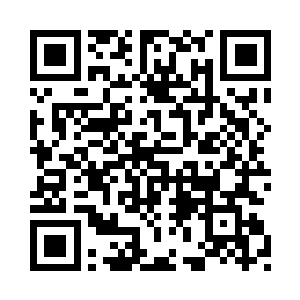 讪讪的将伸出去的爪子又收了回来二维码生成