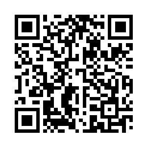 许紫烟依旧蹲在一个摊位前和那个摊主讲价二维码生成