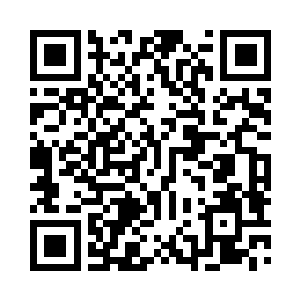 许维钧把手里提着的几个袋子递给了陈珂二维码生成