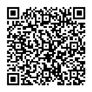 识别电路就是根据滚轴一头的格栅转动速度来判断鼠标指针到底是应该向那个方向运动的二维码生成