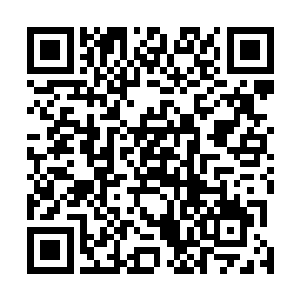 话说丁敏君和周芷若出了门又回到老三家提供的房间之中二维码生成