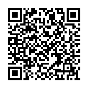 语气极为不善的对着眼前这个脏兮兮的和尚说道二维码生成