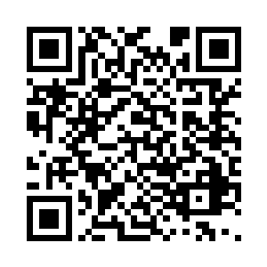 说不定他身边就有什么同伙之类的人二维码生成