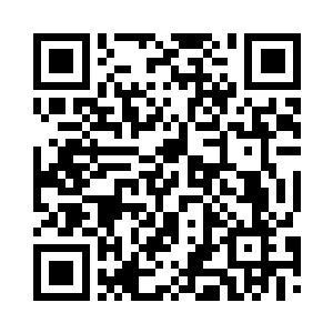 说完在兜里拿出无线耳机戴在耳朵上二维码生成