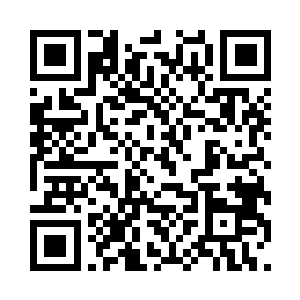 说完Jack借着为赵怡整理衣服的时间二维码生成