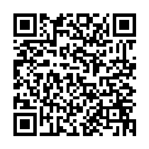 说有人在提款机上从孟静妍的银行账户中取了一大笔钱二维码生成