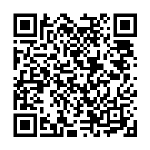 说着另外的两个人也开始在地面上打起了铆钉起来二维码生成
