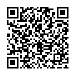 说着穿过了这个人背后的空气裂缝便是直接来到了一个大楼内部二维码生成