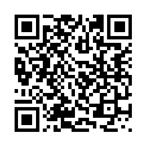 说话的是一名器宇不凡的中年男子二维码生成