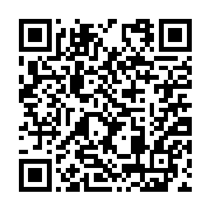 说这话的时候眼睛一直紧紧地盯着萧莉莉和安风看二维码生成