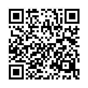 请问你身边的慕小姐现在和你什么关系二维码生成