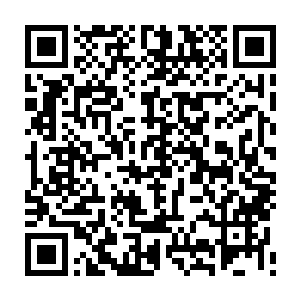 谈了自己如何独自坐在休息室里被一帮来颁奖的女警们给挖苦批评的故事二维码生成