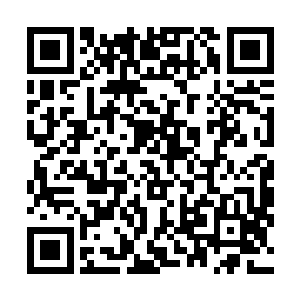 谢冰甚至怀疑他是不是始终都趴在门上听着呢――事实上二维码生成