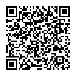 谢长生给陆为民回了电话说的确有香港客人预定了丰州饭店的两个房间二维码生成