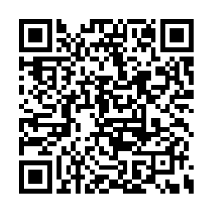 贝海一边喝着稀饭一边对着坐在桌边的三婶说道二维码生成