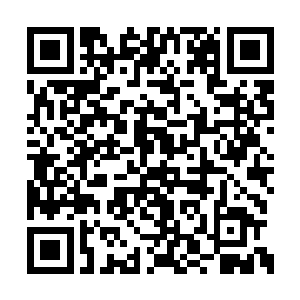 贝海掀开了太阳镜推到了脑门上望着吕新萍说道二维码生成