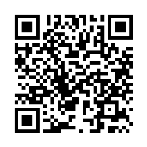 贴在浴室的门上听了听里面的动静二维码生成