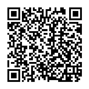 贾瑞德都能看得到他脸上的笑容――警监亲自把他们接进了自己的办公室里二维码生成