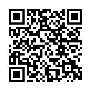 赖天成的身形在空中连续几个翻滚二维码生成