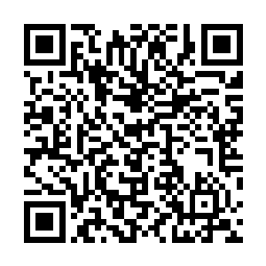 赛义德显然有些失落――公司员工们溜走去了自己的夜店二维码生成