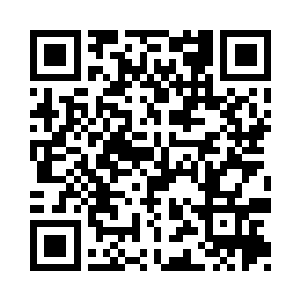 走到一张长椅旁放下了脊背上的林若烟二维码生成