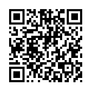 走在前面的赫然是一名头发染成黄色二维码生成