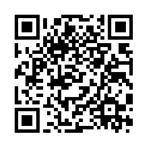 赵忠南一路护送着上了担架的儿子赵爽二维码生成