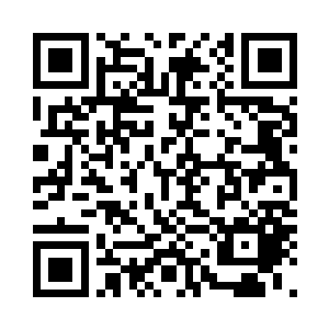 赵木易手执一把黑色玉如意挡在陈奇二维码生成