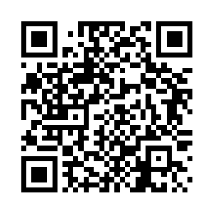 赵玄衣继续带着我移动通过了几次诡异的空间二维码生成